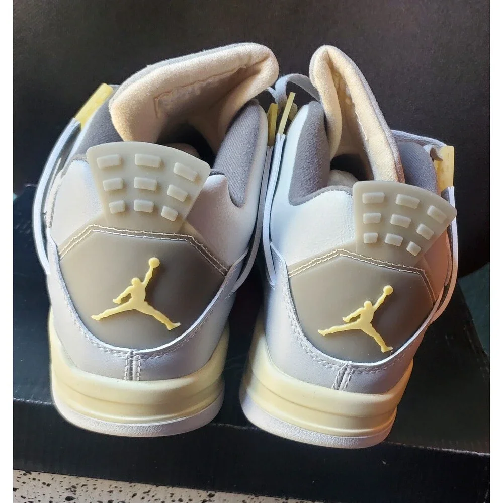 Air Jordan 4 Retro SE Craft Photon Dust. Size 10